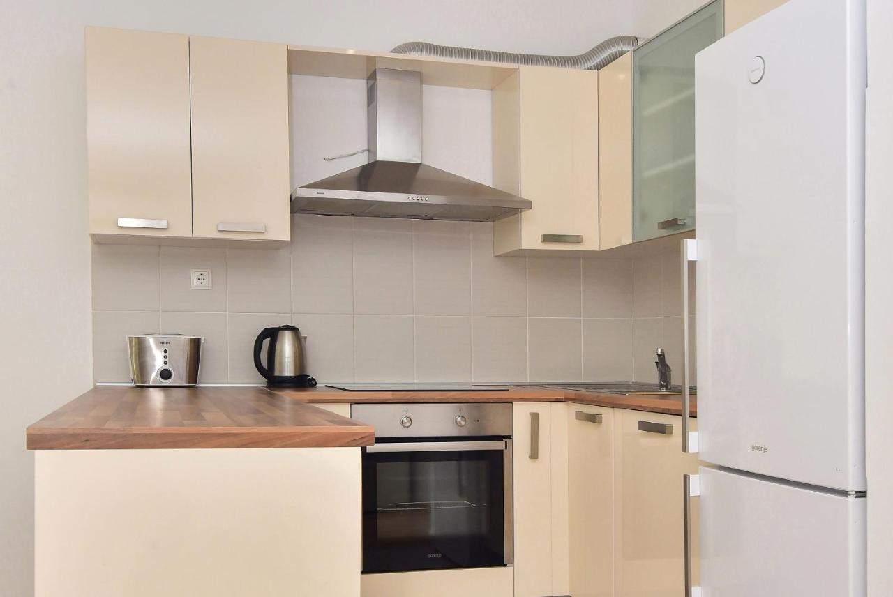 Sunshine Apartment Makarska Exterior photo